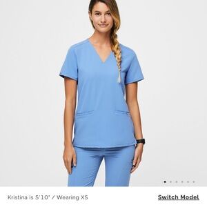 Women’s EUC figs casma top in Ceil Blue size M